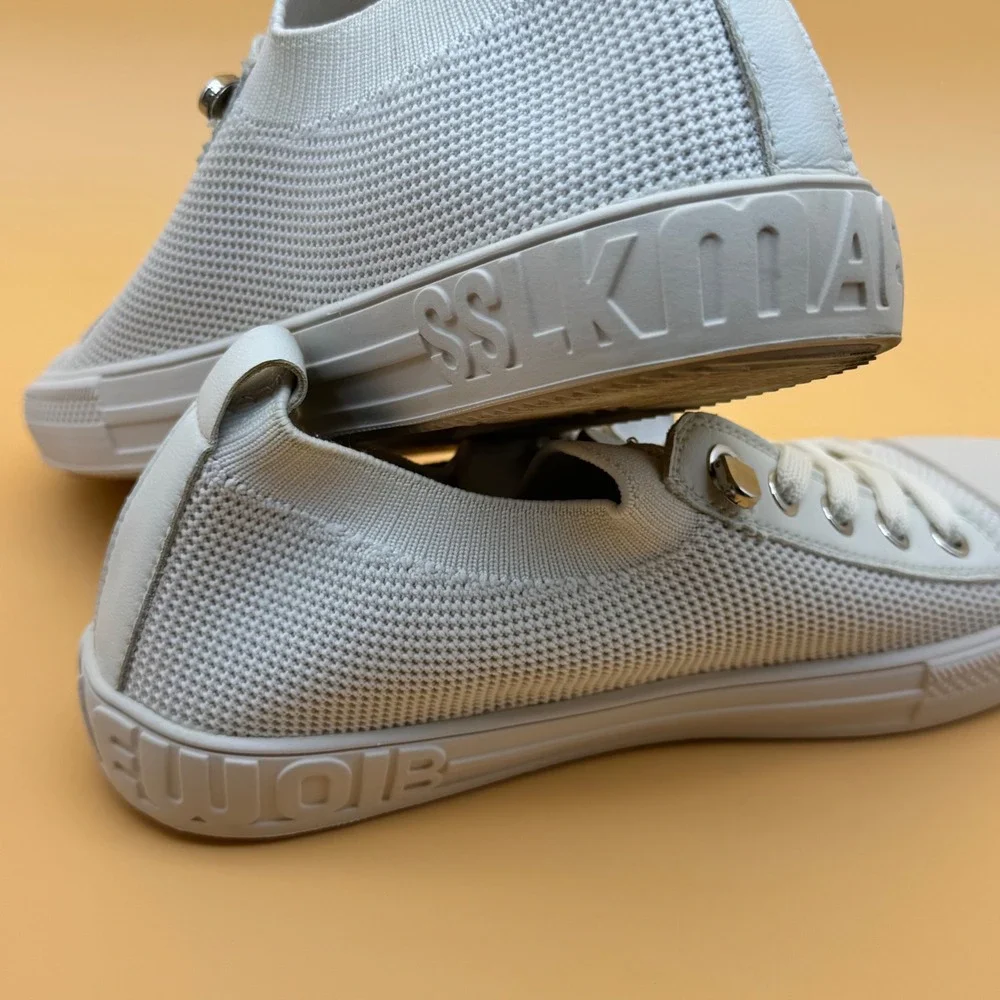 Simple Red Shan Mei White‎ Knit Slip On Women's Sneakers Size US 8 Casual Shoe